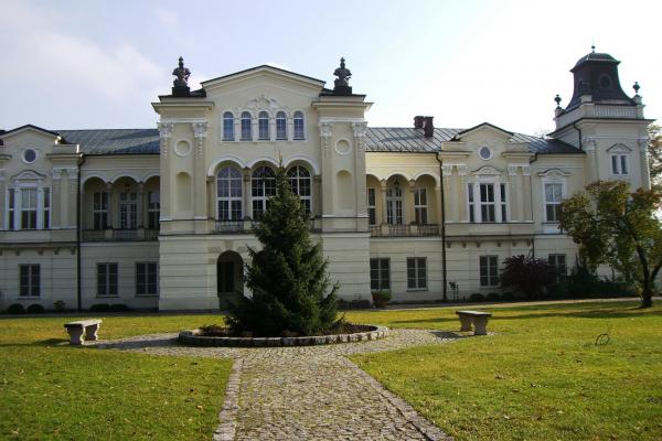 Jeden z najpiękniejszych pałaców ziemi sandomierskiej