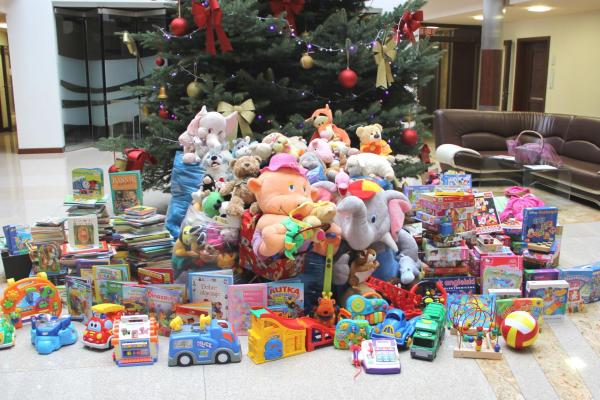 Ruszyła świąteczna zbiórka książek i zabawek!