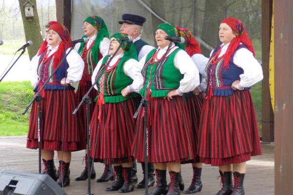 Zespół Śpiewaczy Świętokrzyskie Jodły - Źródło: DDK WDK