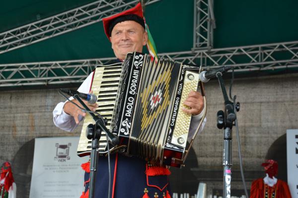 Koncert Laureatów 45. Buskich Spotkań z Folklorem w WDK - foto Krzysztof Herod