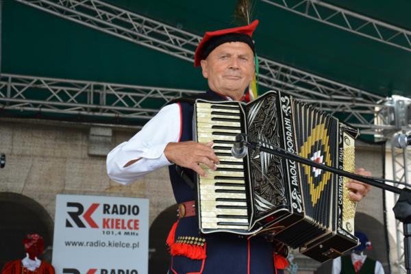 Koncert Laureatów 45. Buskich Spotkań z Folklorem w WDK - foto Krzysztof Herod