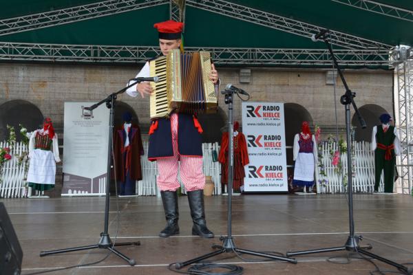 Koncert Laureatów 45. Buskich Spotkań z Folklorem w WDK - foto Krzysztof Herod