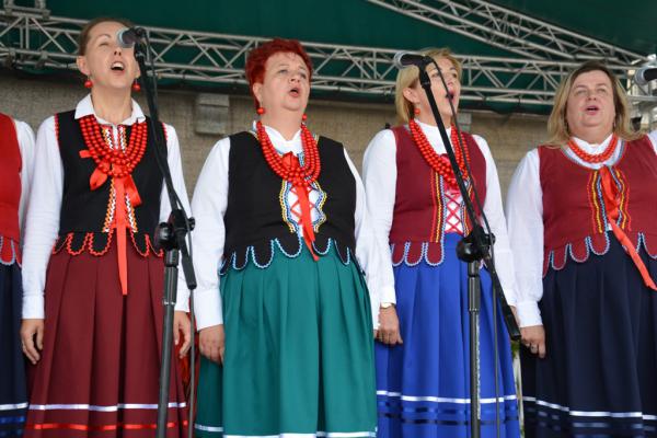 Koncert Laureatów 45. Buskich Spotkań z Folklorem w WDK - foto Krzysztof Herod