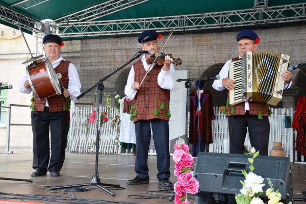 Koncert Laureatów 45. Buskich Spotkań z Folklorem w WDK - foto Krzysztof Herod