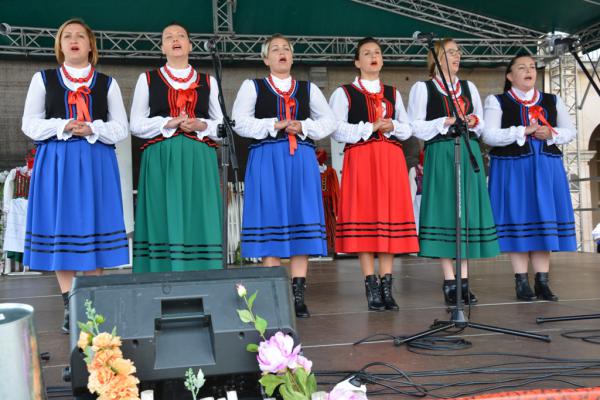 Koncert Laureatów 45. Buskich Spotkań z Folklorem w WDK - foto Krzysztof Herod