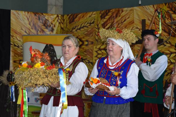 Obrzęd - tradycje dożynkowe świętokrzyskiej wsi