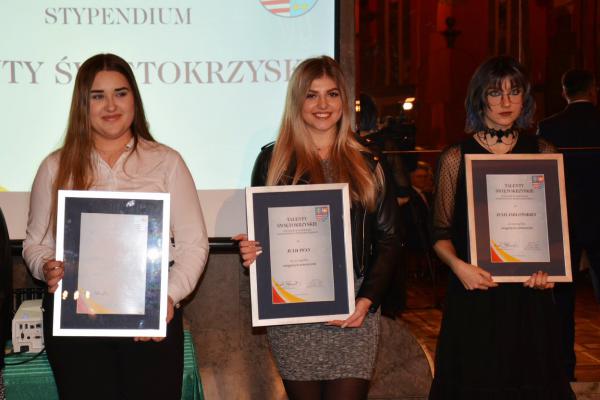 Talenty Świętokrzyskie 2022 – nagrodzono najzolniejszych uczniów i studentów  - Fot.: Inga Pamuła (PIK)