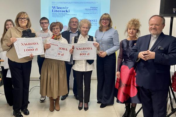 Laureaci V Wojewódzkiego Konkursu Literackiego „Piękno stworzenia. Człowiek i wartości w twórczości Świętego Jana Pawła II”