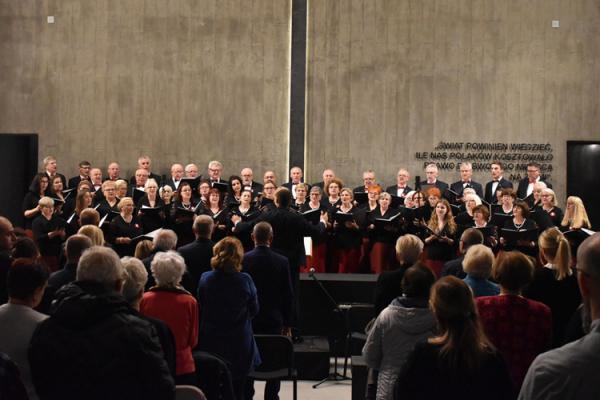 Koncert „Wieczornica patriotyczna – pieśń w walce” w Michniowie
