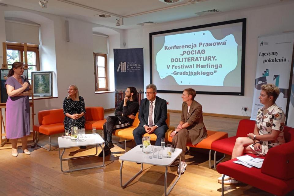 „Pociąg do literatury. V Festiwal Herlinga-Grudzińskiego” w Kielcach