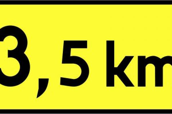T-2 Tabliczka wskazująca długość odcinka drogi, na którym powtarza się lub występuje niebezpieczeństwo 