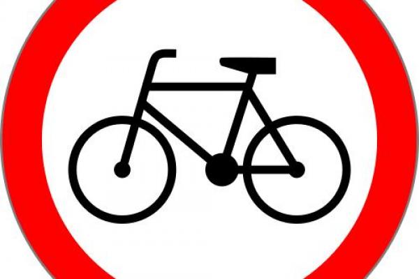  B-9 Zakaz wjazdu rowerów