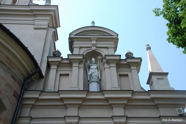 Katedra - Elementy neobarokowe wzbogacające elewację bazyliki - Fot. Agnieszka Markiton