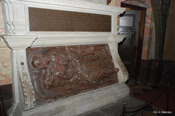 Katedra - Marmurowy nagrobek E. Zebrzydowskiej z 1553 r. - Fot. Agnieszka Markiton