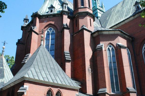 Kościół św. Krzyża - Jedna z wieżyczek południowego prezbiterium - Fot. Agnieszka Markiton