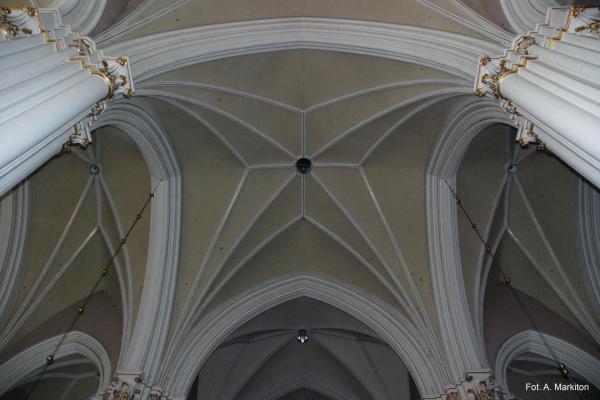 Kościół św. Krzyża - Sklepienie gwiaździsto – żebrowe przykrywające nawę główną - Fot. Agnieszka Markiton