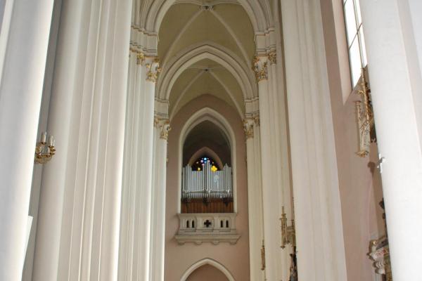 Kościół św. Krzyża - Nawa boczna przykryta sklepieniem krzyżowo – żebrowym - Fot. Agnieszka Markiton