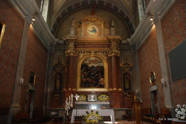 Kościół św. Wojciecha - Prezbiterium z ołtarzem głównym - Fot. Agnieszka Markiton