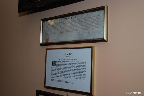 Kościół św. Wojciecha - Oryginał i tłumaczenie dokumentu papieskiego - Fot. Agnieszka Markiton