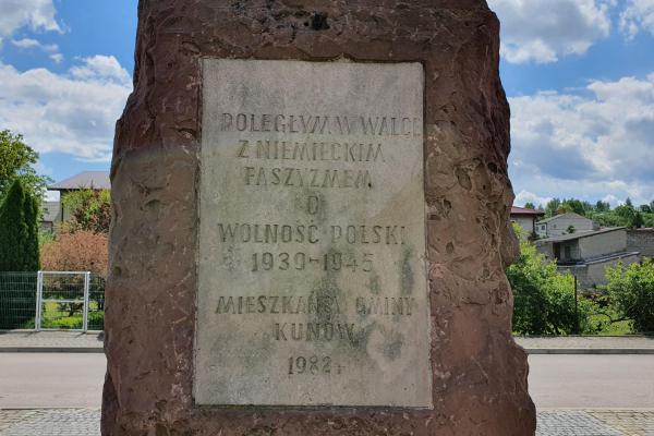 Pomnik poległych w walce z hitlerowskim okupantem, 1939-1945 - Fot. Agnieszka Markiton