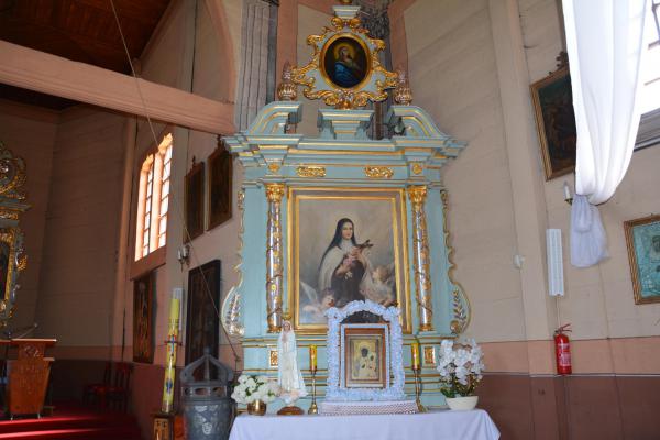 Barokowy ołtarz boczny - Fot. Agnieszka Markiton