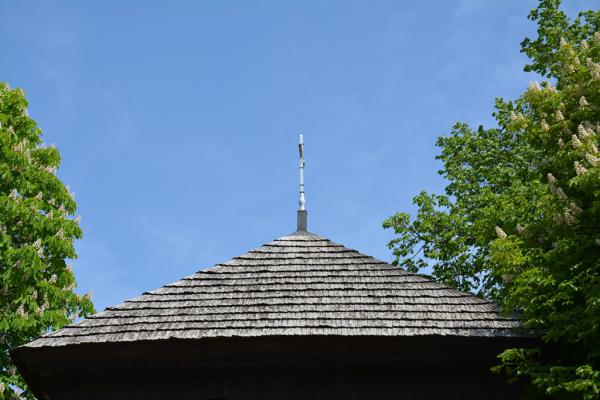 Dach namiotowy pokryty gontem - Fot. Agnieszka Markiton