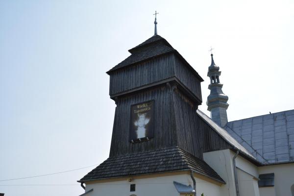 Czteropołaciowy, łamany dach polski pobity gontem - Fot. Agnieszka Markiton