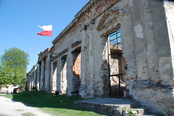 Sobków - Ruiny pałacu