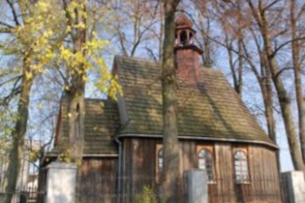Świętokrzyski Szlak Architektury Drewnianej - PIK zaprasza do zwiedzania unikatowych kościołów i dworków w okolicach Kielc.