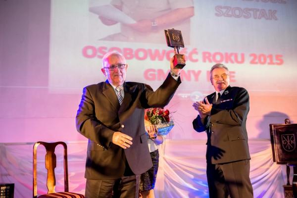 Arkadiusz Szostak Osobowością Roku 2015 Gminy Kije