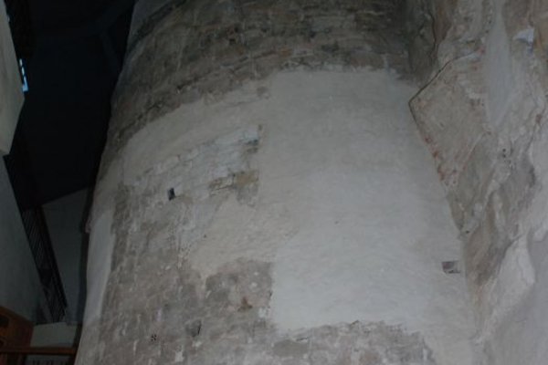 Opactwo cystersów w Jędrzejowie - Wieża - pozostałość przedcysterskiej budowli z ok. 1110 r.