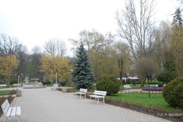 Sanatorium Marconi w Busku-Zdroju - Park zdrojowy krajobrazowy o układzie geometrycznym