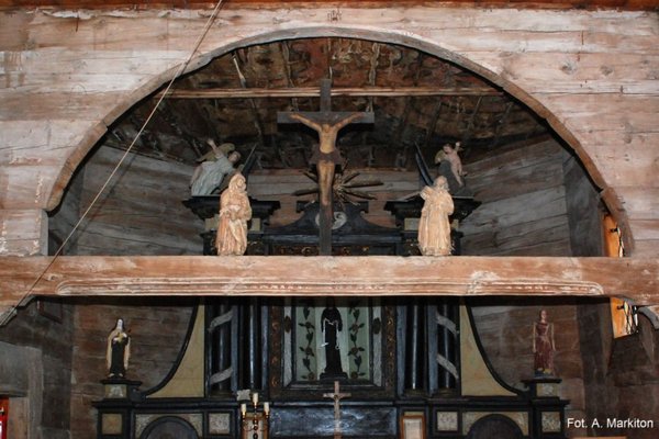 Kościółek św. Leonarda - Belka tęczowa z rzeźbami Matki Boskiej i św. Jana