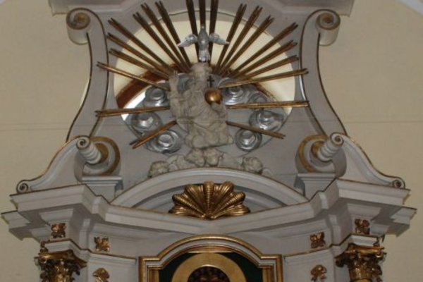 Kościół NMP w Busku-Zdroju - Ołtarz w kaplicy