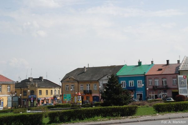 Rynek w Jędrzejowie - Kamienice przy wyjeździe w kierunku Kielce