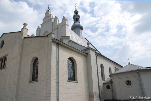 Kościół p.w. św. Trójcy w Jędrzejowie - Elewacja południowa