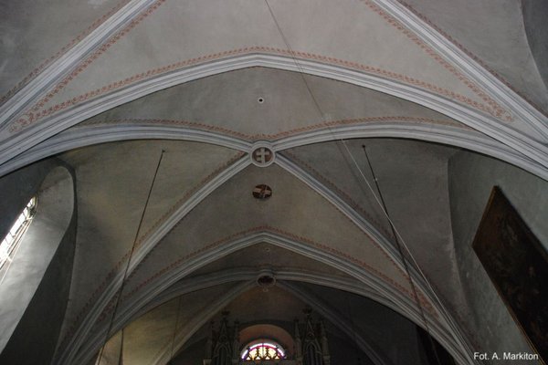 Kościół parafialny w Bejscach - Pseudogotyckie sklepienie nawy