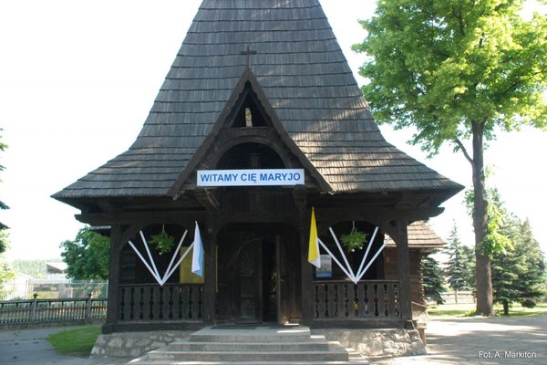 Białogoński Kościół - Portyk wejściowy