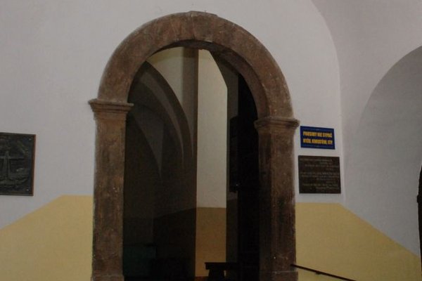 Karczówka - Wewnętrzny portal kamienny