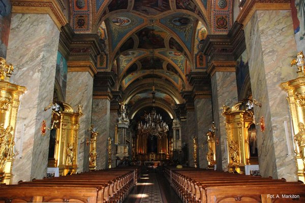 Katedra - Nawa główna o sześciu przęsłach