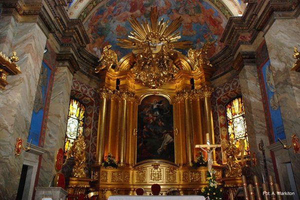 Katedra - Ołtarz główny przedstawiający Wniebowzięcie Marii Panny wykonany przez A.Frąckiewicza