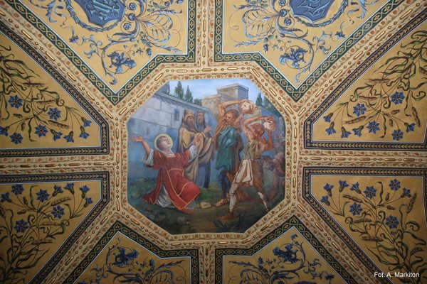 Katedra - Sklepienie nawy bocznej zdobione malowidłami P. Nizińskiego