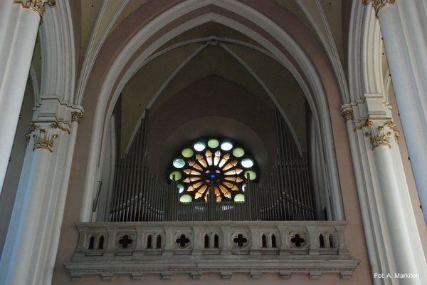 Kościół św. Krzyża - Organy nawy głównej 