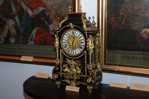 Otwarcie wystawy - Najcenniejsze zabytki Muzeum Narodowego w Kielcach - Zegar typu Boulle z wyobrażeniem Heliosa na rydwanie słonecznym, Francja, Paryż, firma Lagarde, 1 c1). XVIII w.
Fot.A.Markiton