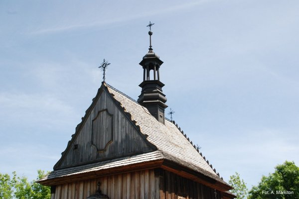 Kościół z Rogowa - Sześciokątna w przekroju wieżyczka sygnaturki