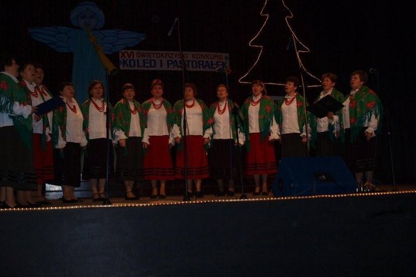 Zespół Śpiewaczy z Bielin - Podczas występu w Jędrzejowie w 2009 r.Fot. Magdalena Kowalczyk
