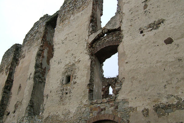 Zamek w Bodzentynie - Wschodnie skrzydło boczne
