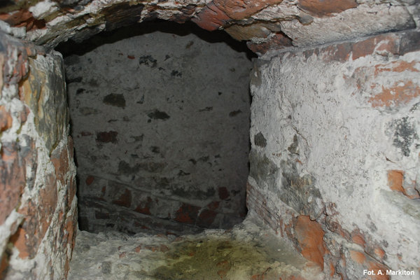 Międzygórz - Zamek - Wnętrze otworu w ścianie działowej