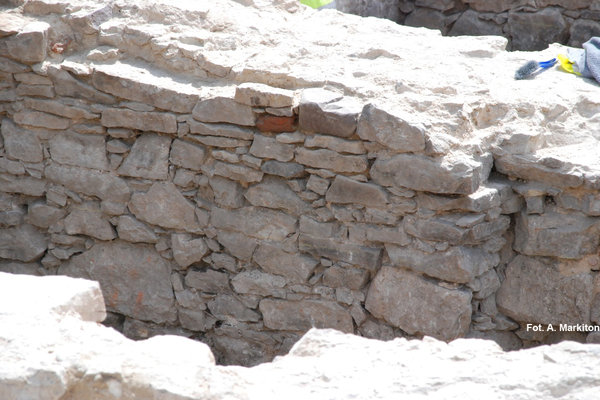 Ruiny pierwotnego ratusza - Zachowana ściana wewnętrzna części wschodniej