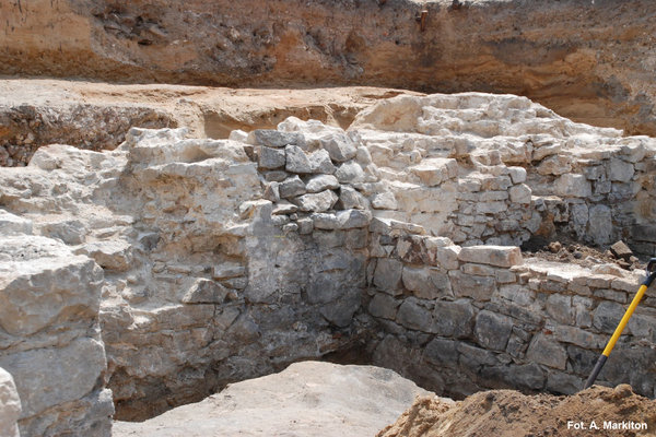 Ruiny pierwotnego ratusza - Fragment drugiego okna piwnicznego 
